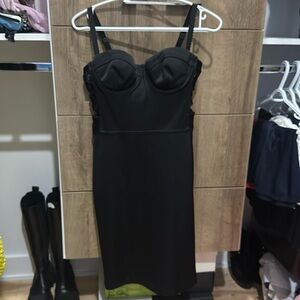 Guess by Marciano  fitted cocktail dress with side cutouts. Size 4.